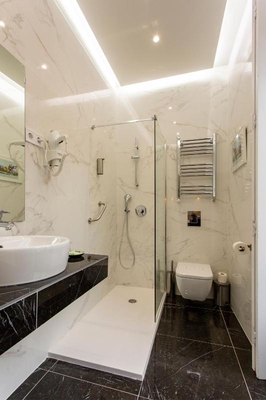 Deluxe Double Room image 1