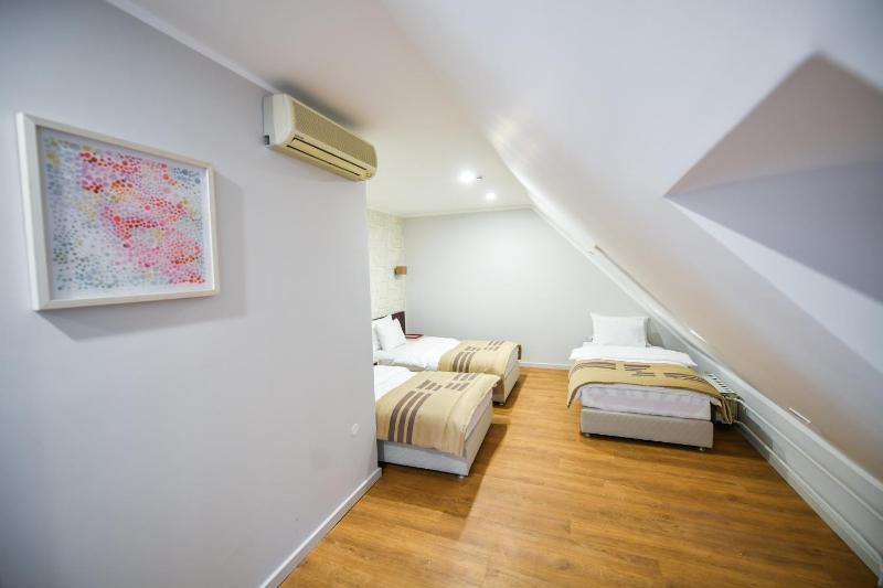 Triple Room image 4