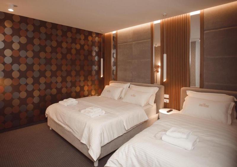 Suite with City View image 3