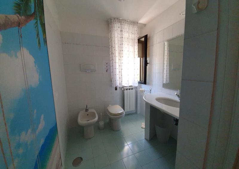 Double or Twin Room with Private Bathroom image 3