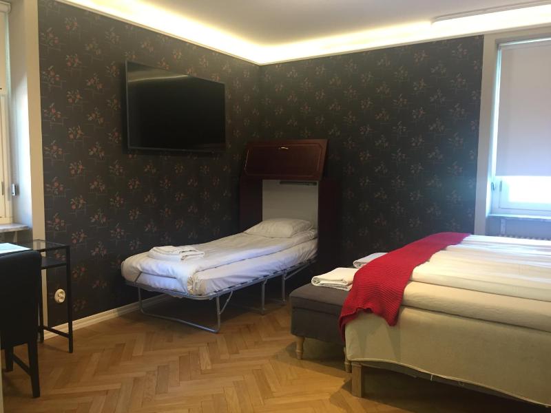 Superior Triple Room image 3
