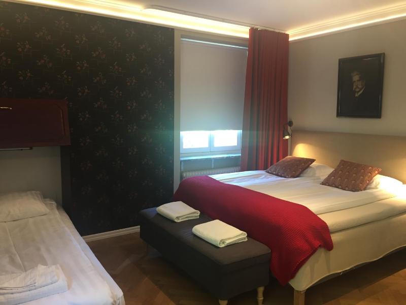 Superior Triple Room image 2