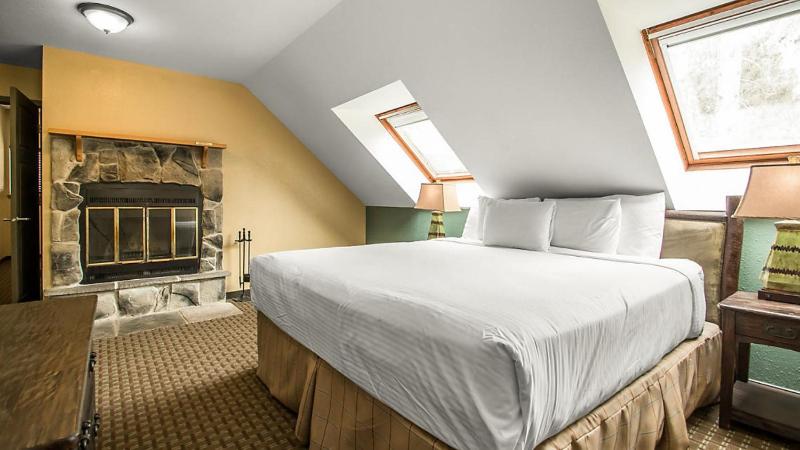 Two-Bedroom King Suite image 3