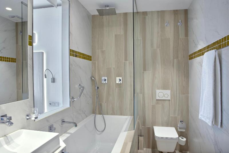 Double or Twin Room Without View image 2