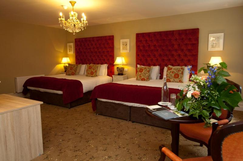 The Lodge Family Room image 2