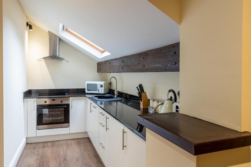 Two Bedroom Apartment with Bunk Beds image 1