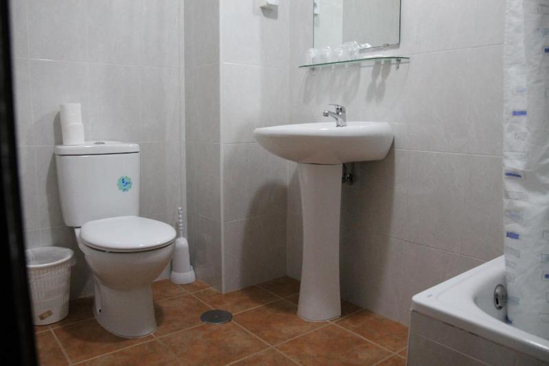 Single Room image 3