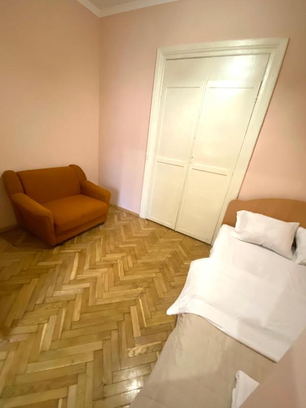 Квартира біля залізничного вокзалу вулиця Залізнична 10 до 5 гостей - image 13