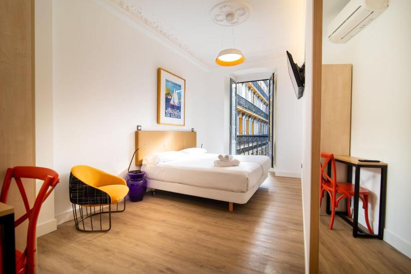 Central Roomss - image 11