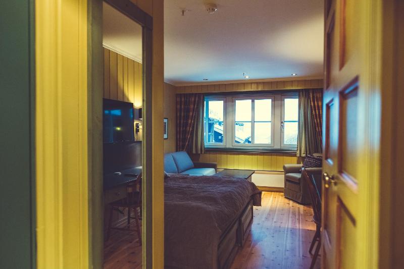 Family Room image 2