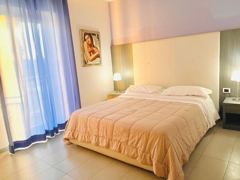 Deluxe Room image 2