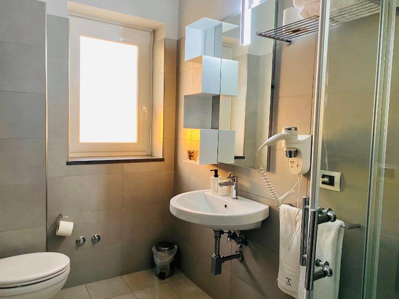 Deluxe Room image 1