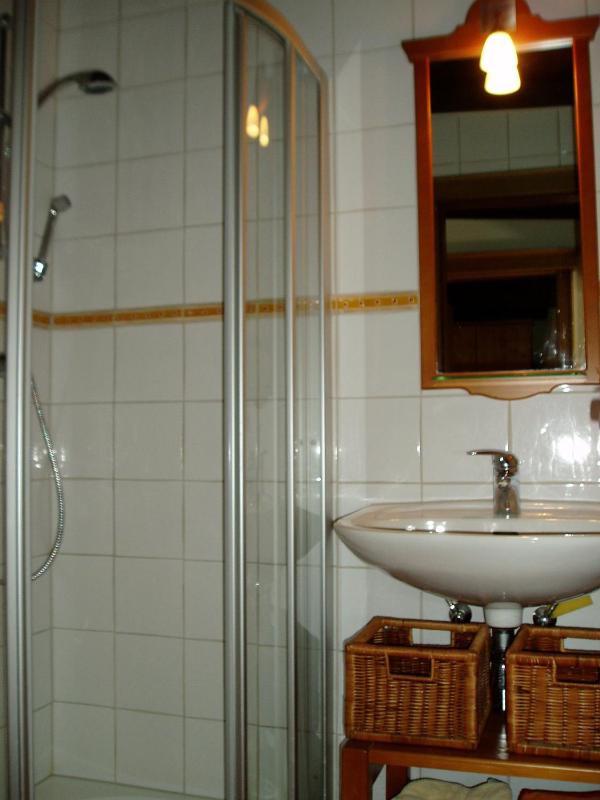 Classic Two-Bedroom Apartment with Balcony image 2