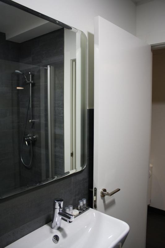 One-Bedroom Apartment image 2