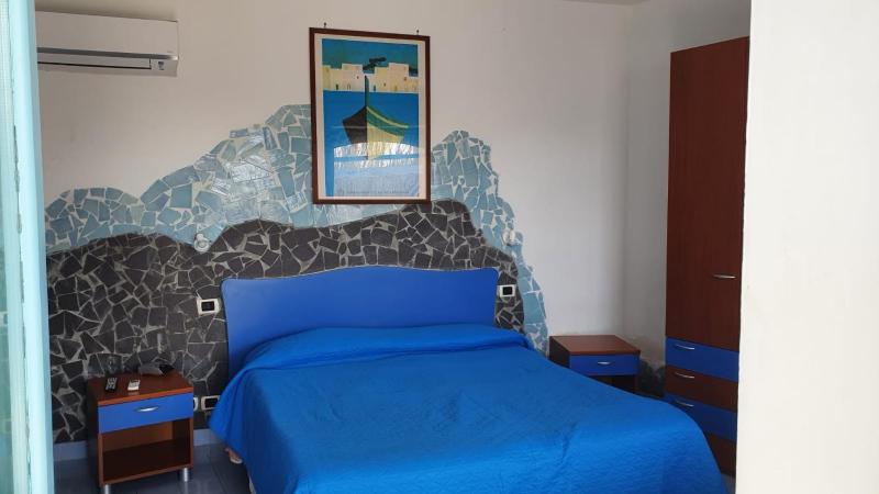 Studio with Sea View image 4