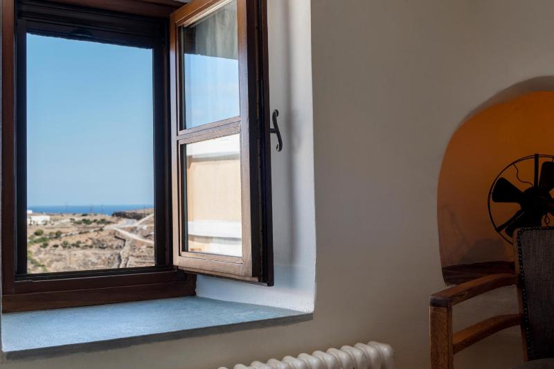 Superior Double Room with Sea View image 4