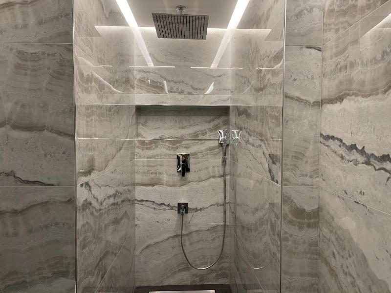 Deluxe Twin Room image 4