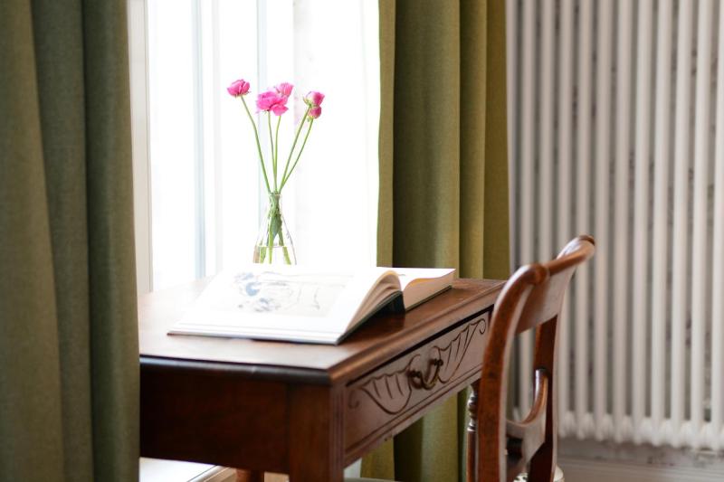 Deluxe Double Room with A/C image 4