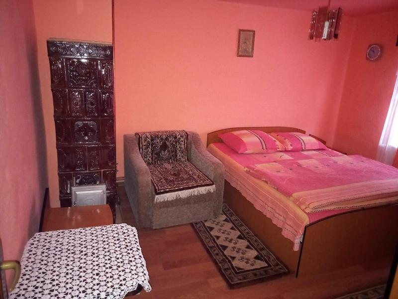 Triple Room with Shared Bathroom image 2