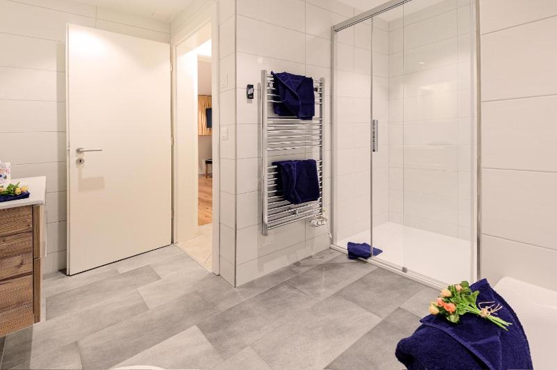 Jolimont Apartments - image 6