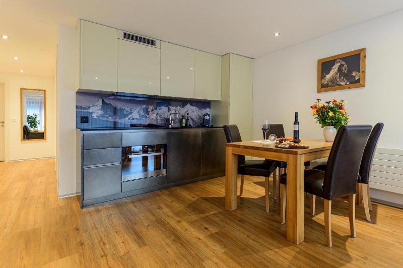 Deluxe Apartment with Matterhorn View image 1