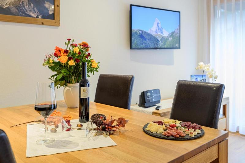 Deluxe Apartment with Matterhorn View image 4