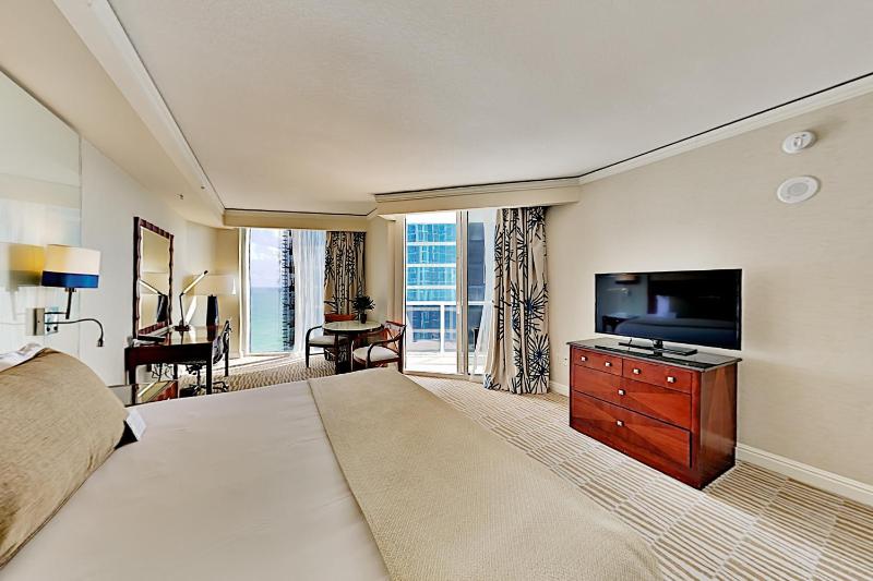 One-Bedroom Apartment image 2