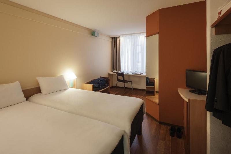 Standard Â Room image 3