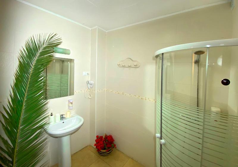 Hostal Azahara - image 2