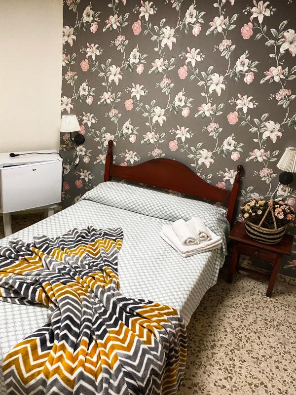 Double Room image 3