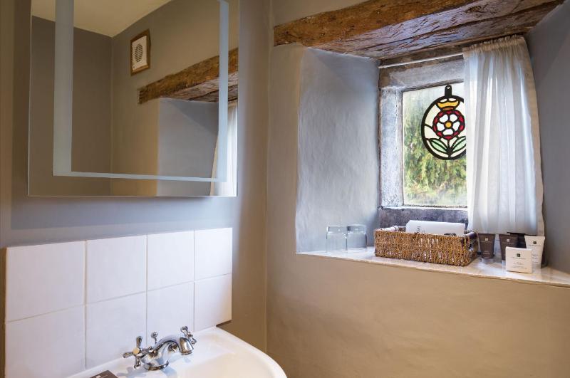 Double Room 1- The Old Beams image 2