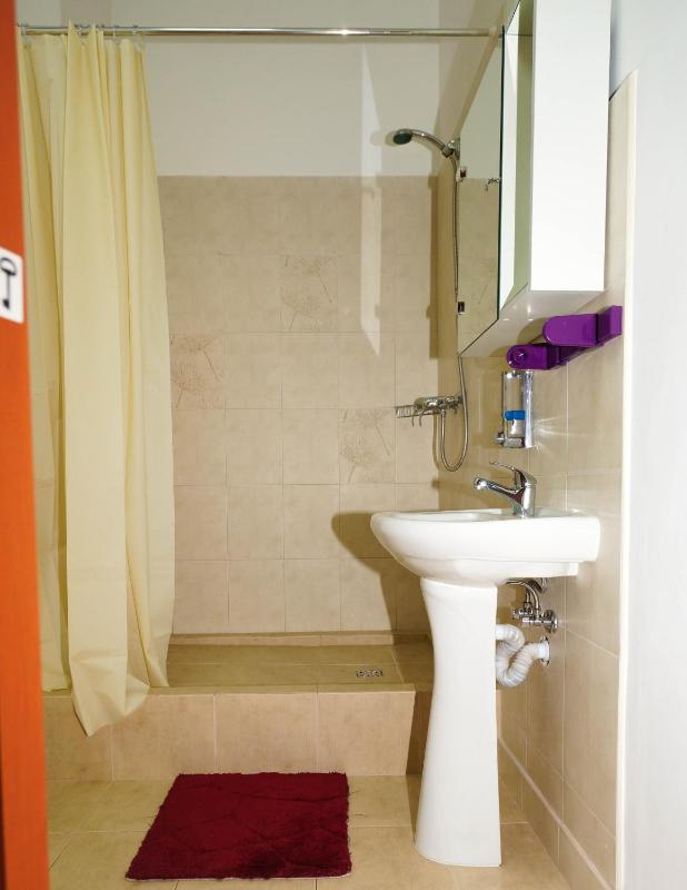 Single Bed in 4-Bed Dormitory Room image 4