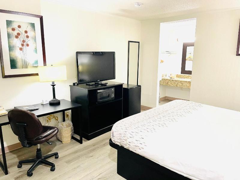 King Room - Mobility Access/Non-Smoking image 2