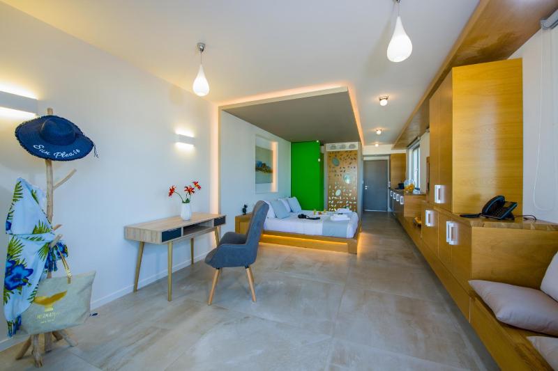 Superior Suite with Sea View image 2