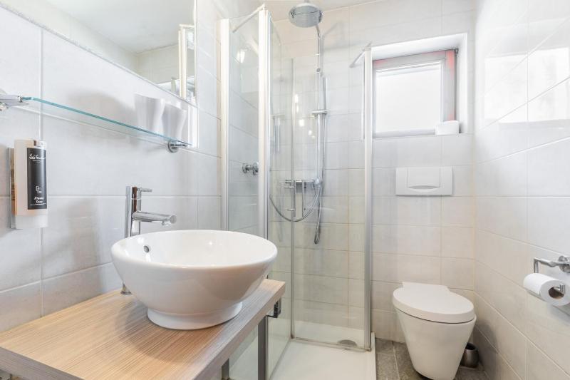 Double Room image 2