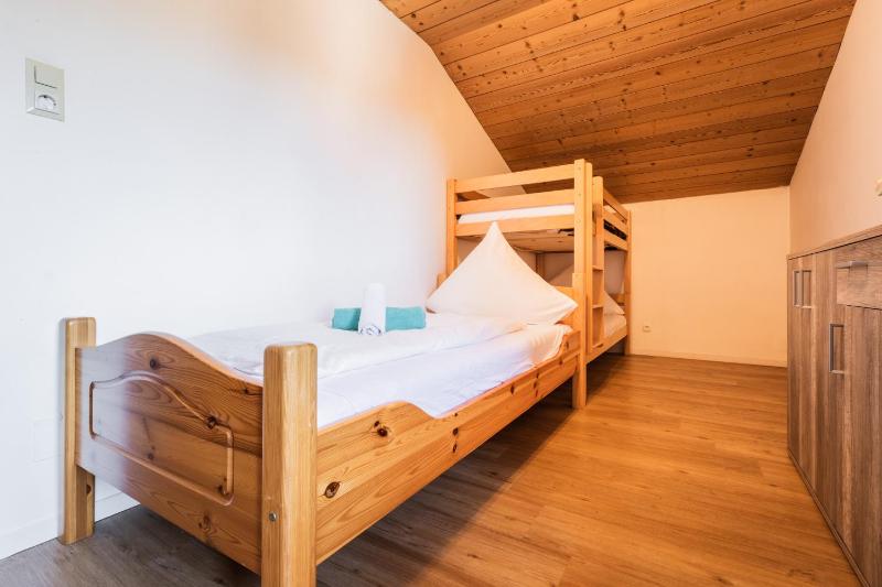 One-Bedroom Apartment image 2