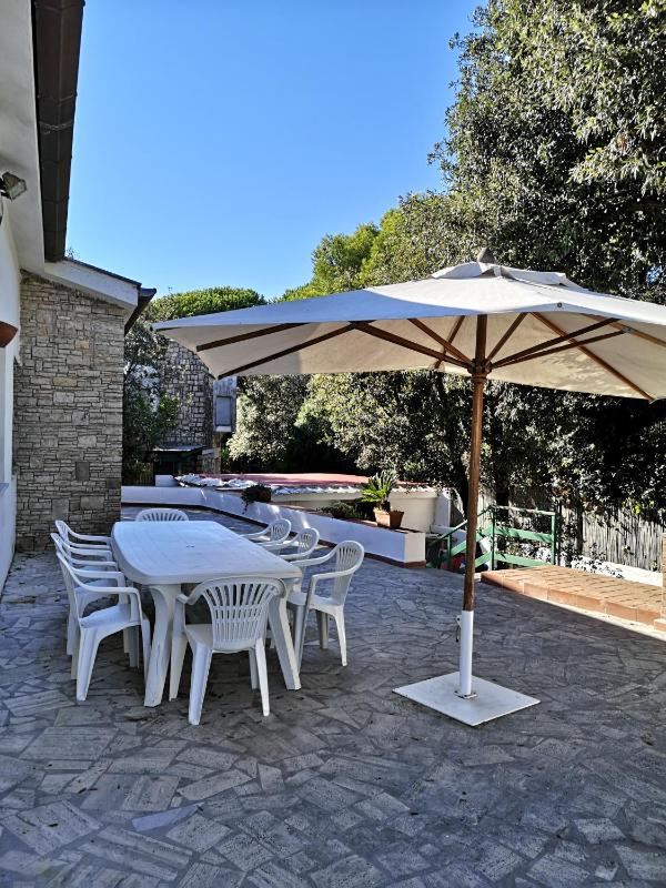 Villa with Sea View image 4