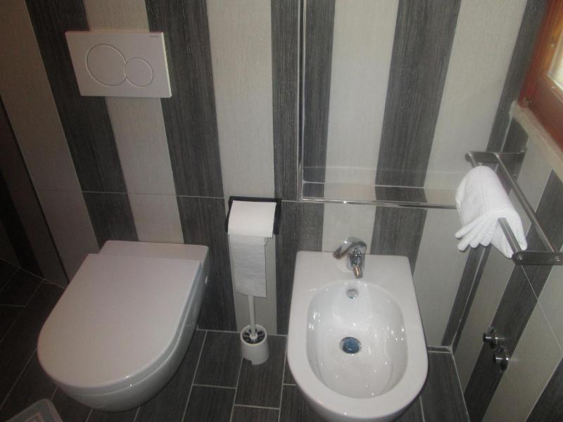Double Room image 4