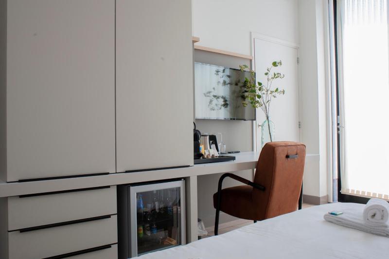Quadruple Room with Terrace image 3