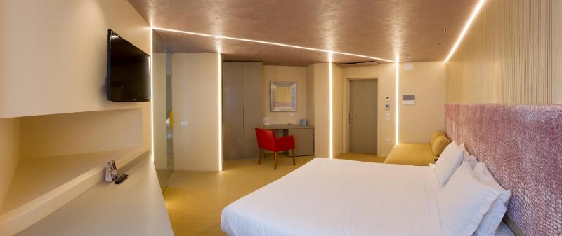 Junior Suite image 3