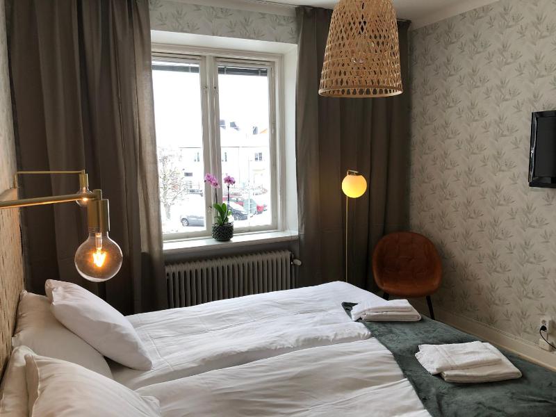 Standard Double Room image 2