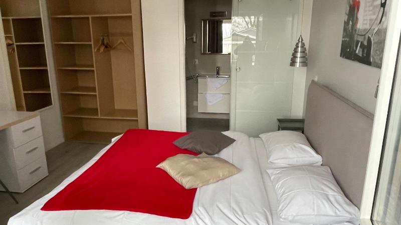 Double Room image 4