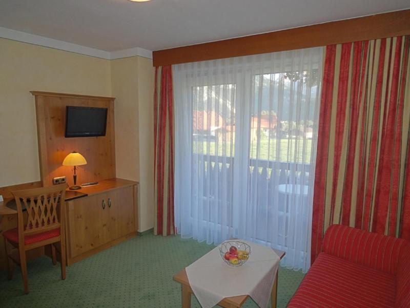 Apartment with Garden View image 4