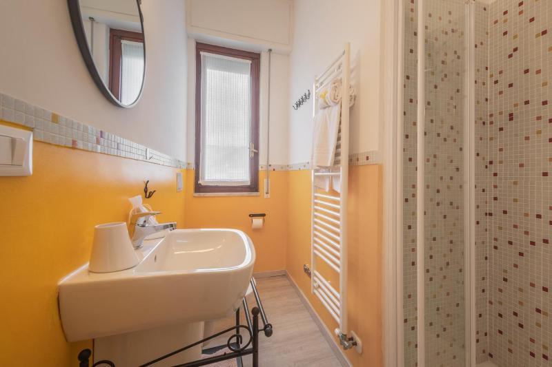 Superior One-Bedroom Apartment (5 Adults) image 3