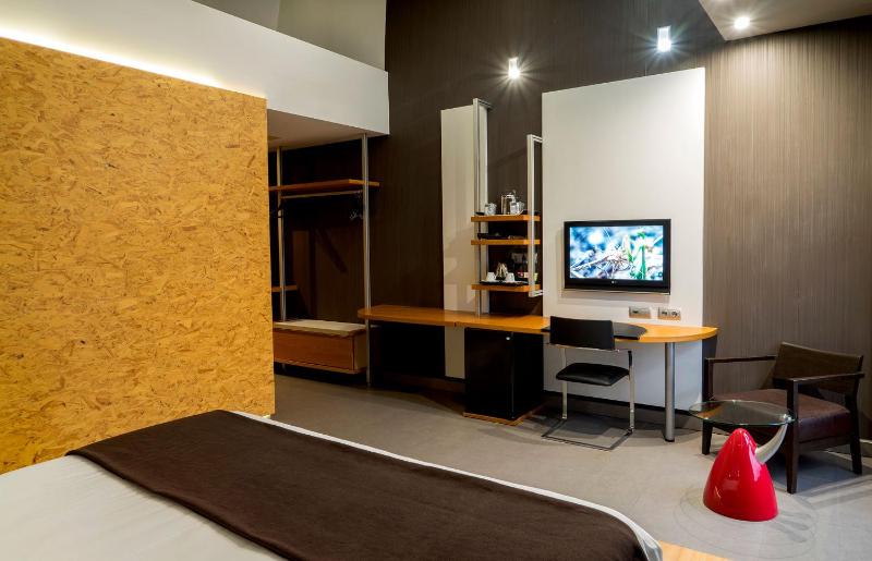 Superior Double or Twin Room image 3