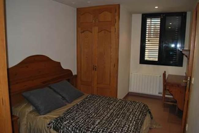 One Bedroom Apartment - Double Bed image 1