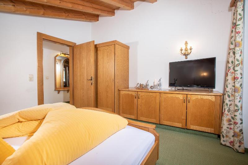 Apartment with Mountain View image 4