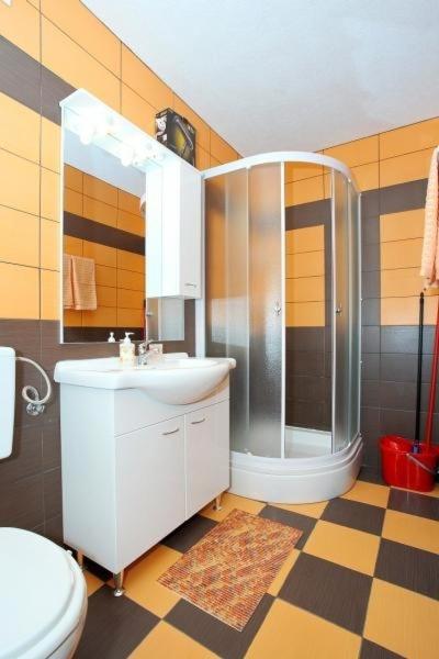 Apartment in Vir with sea view balcony air conditioning Wi-Fi (4595-4) - image 14