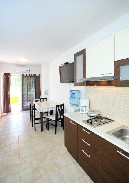 Apartment in Vir with balcony air conditioning Wi-Fi (4595-1) - image 11