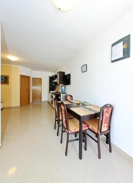 Apartment in Vir with Balcony Air conditioning Wi-Fi (4595-2) - image 7